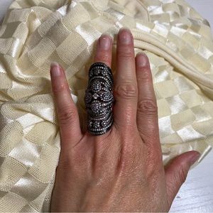 Rhinestone armor knuckle joint ring